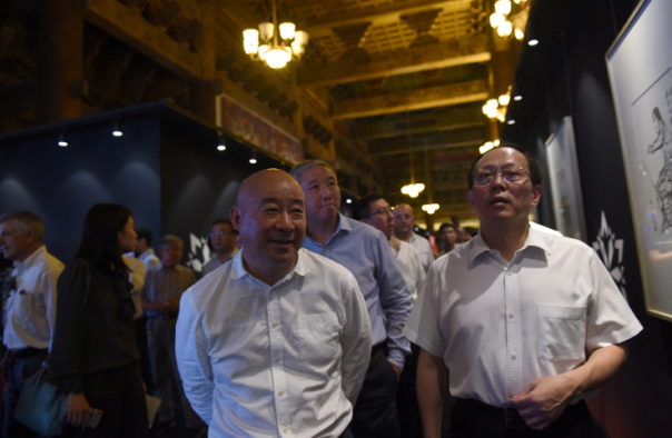范扬体育题材作品登陆太庙 祝福北京冬奥会