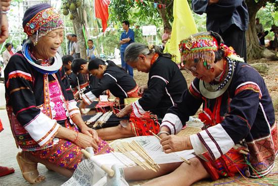 各民族风采 - 中国56民族<em>大团结</em> - 旅游联盟 - 话